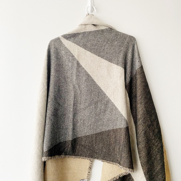 Colourblock Blanket Scarf - Picture 3 of 4